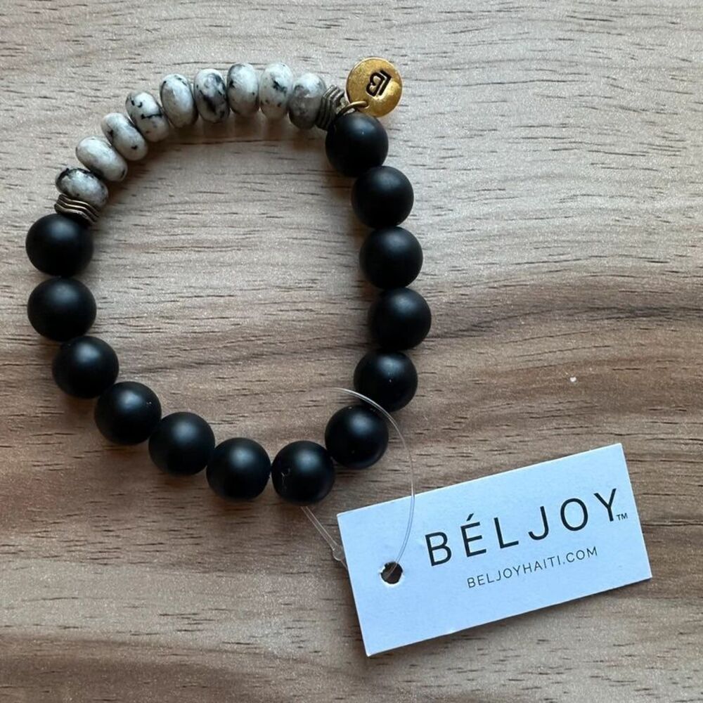 Bel Joy Haiti Black White Stone Beaded Stretch Bracelet Gold Tone Charm NWT
